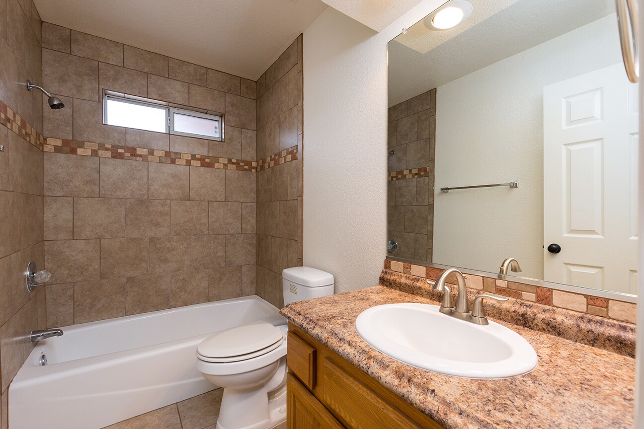 Building Photo - 2357 Saturn Cir