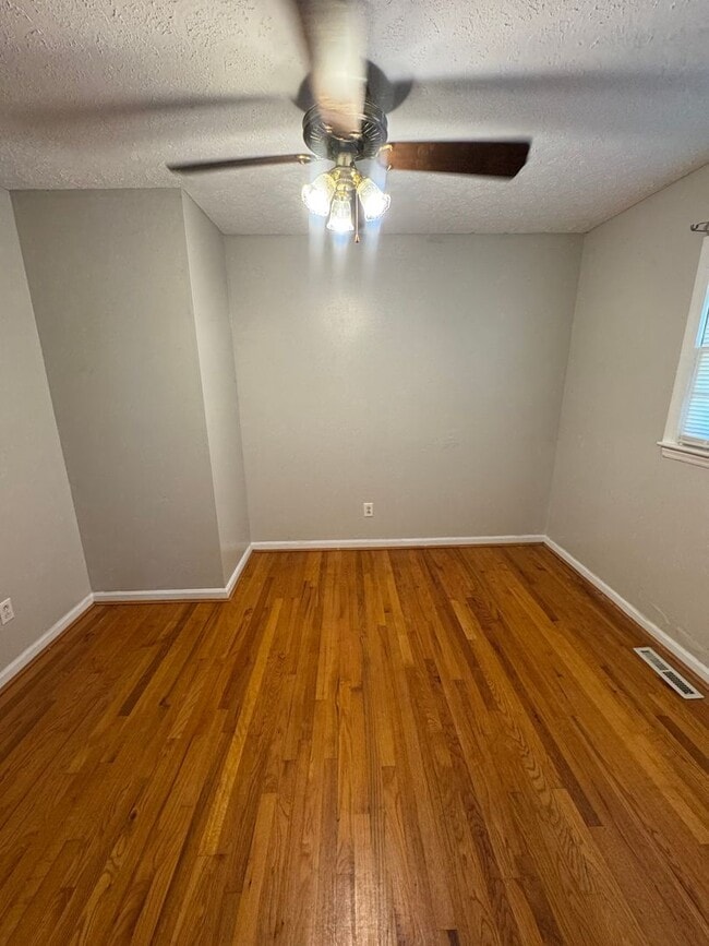 Building Photo - 1696 Crestland Dr