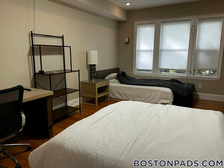 Building Photo - 1778 Commonwealth Ave