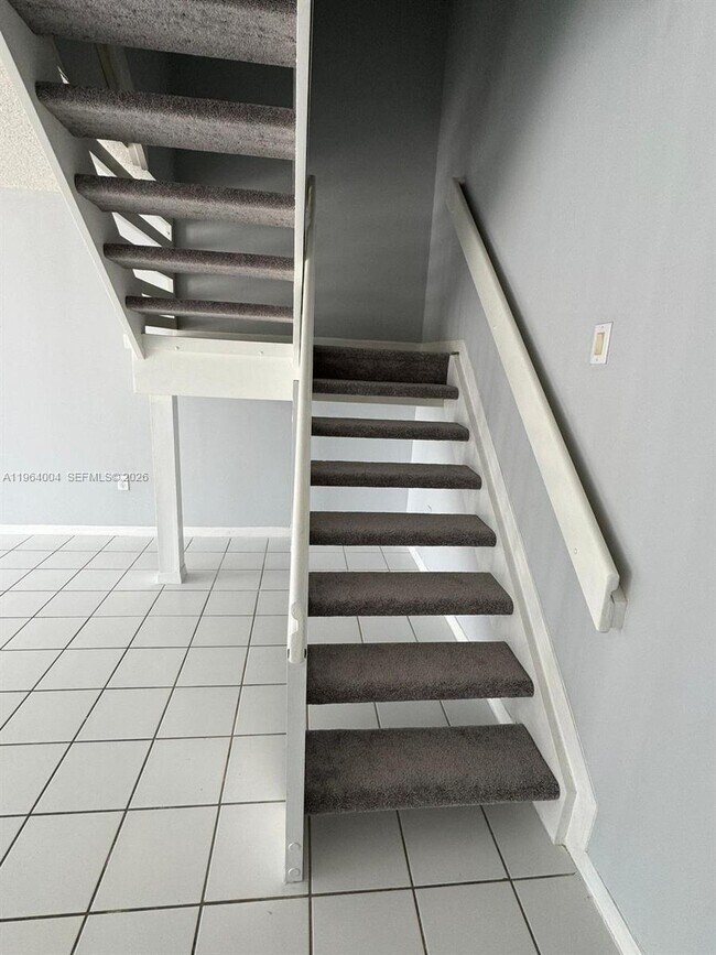 Building Photo - 9900 NW 43rd Terrace