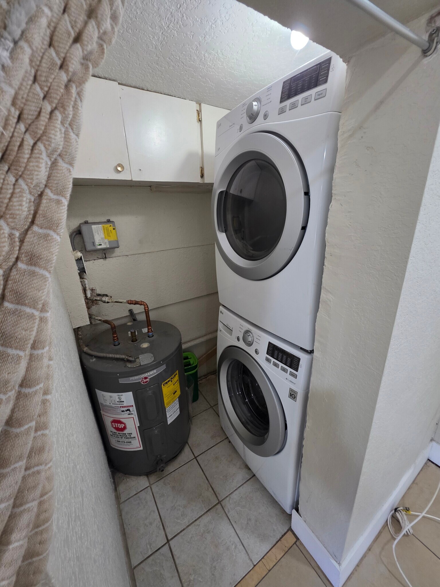 Building Photo - 341 Delaware Ave