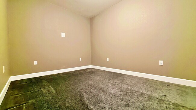 Building Photo - FANTASTIC 2019 4 Bed 3.5 Bath Ranch with over 3,000 finished SqFt in the Castlewood Neighborhood ...