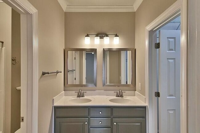 Building Photo - Wildewood in Northeast Columbia--Offering Self Guided Tour with RENTLY!