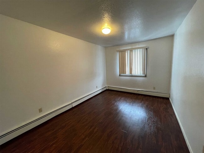 Building Photo - 1046 W 26th Ave