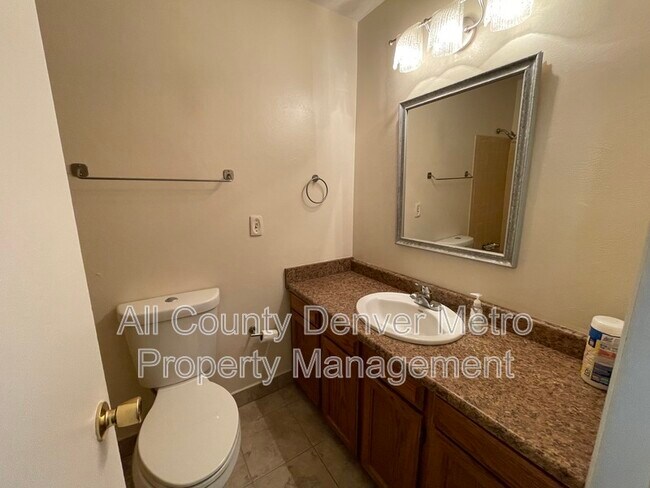 Building Photo - 6534 Zinnia St