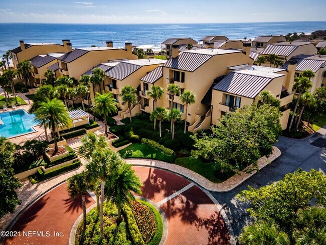 Building Photo - 804 Spinnakers Reach Dr