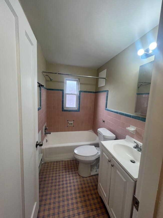 Building Photo - 1033 Tennessee Ave