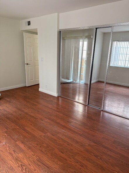 Building Photo - 1316 N Columbus Ave