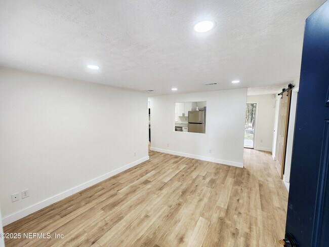 Building Photo - 10235 Monaco Dr