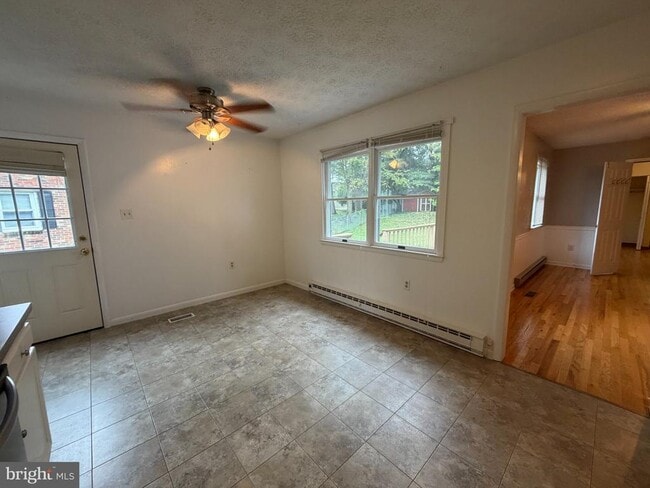 Building Photo - 23 Montague Cir