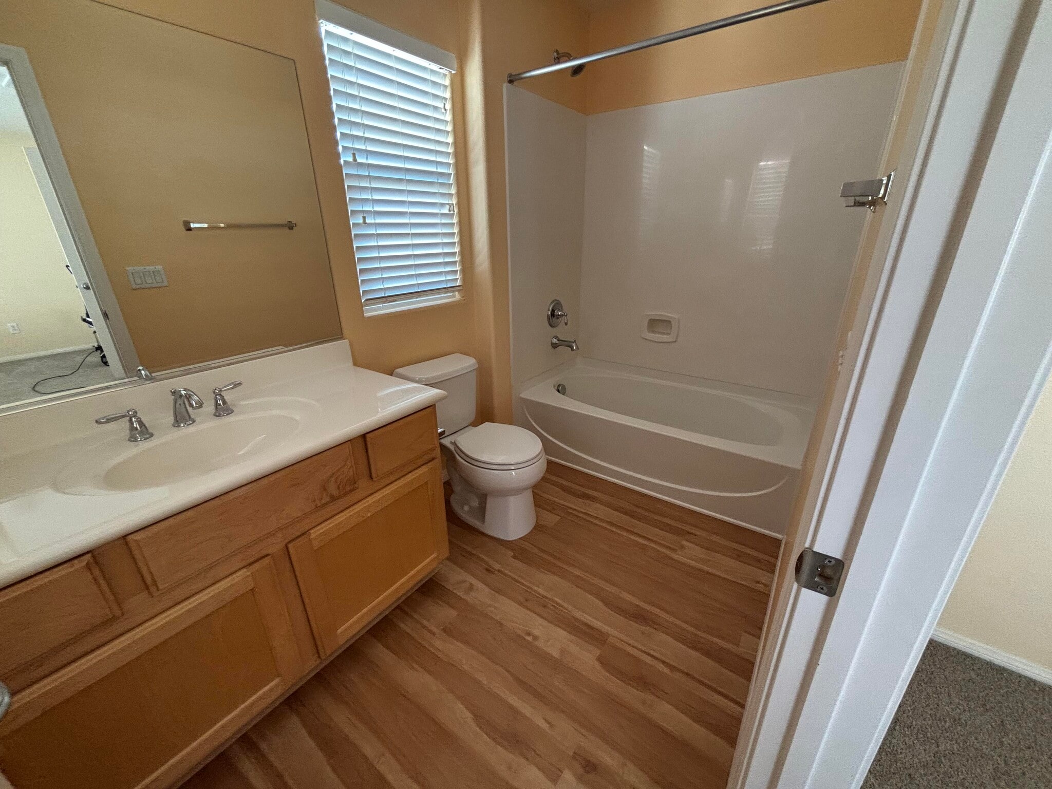 2nd bathroom - 11372 Colinward Ave