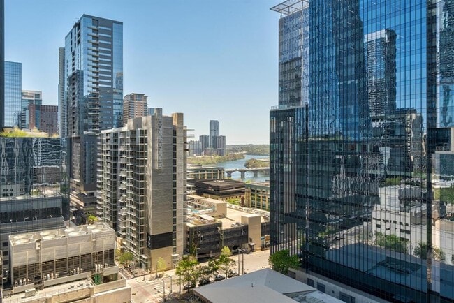 Building Photo - 360 Nueces St