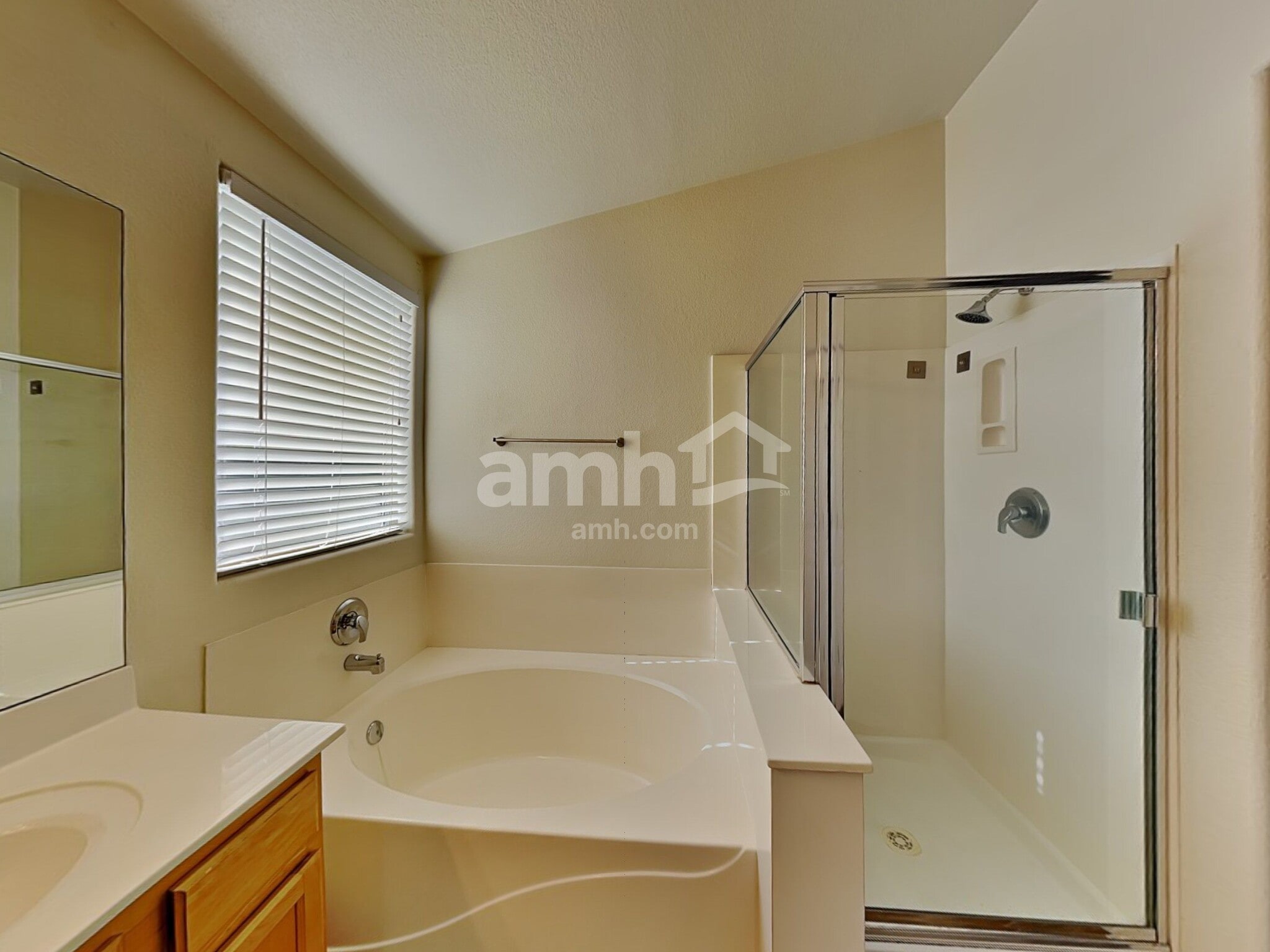 Building Photo - 13964 N 133rd Ln