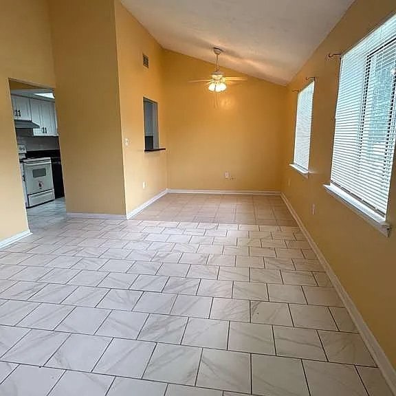 Building Photo - 1082 Old S Dr