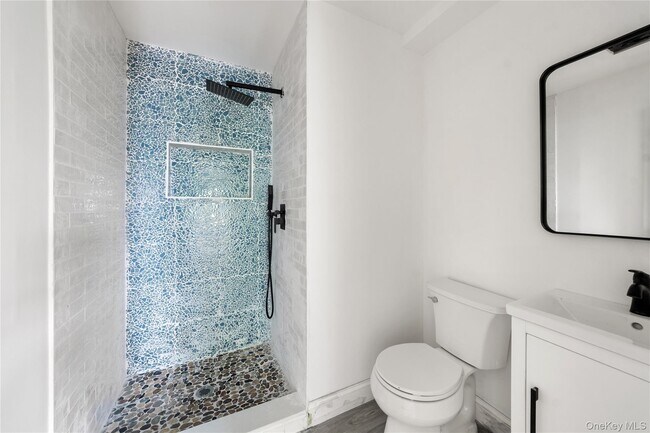 Building Photo - 356 S Tenth Ave