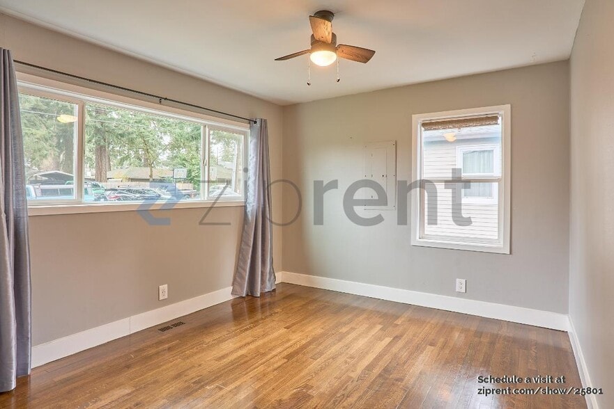 Building Photo - 2418 SE 141st Ave