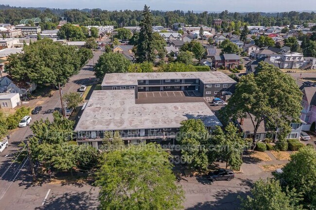 Building Photo - 205 6th Ave SE