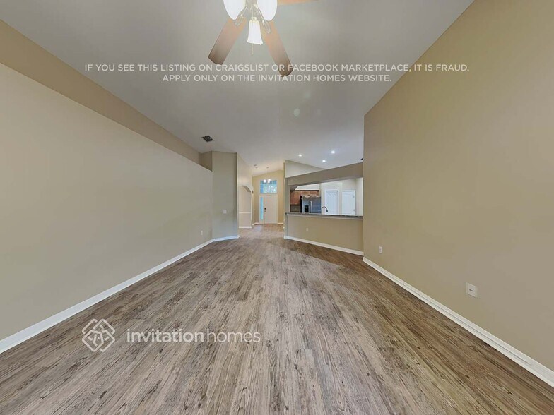 Building Photo - 724 Somerstone Dr