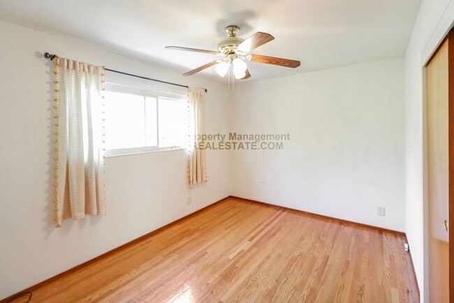Building Photo - Beautiful, Perfectly located Hayward Home w/ lush and spacious garden.