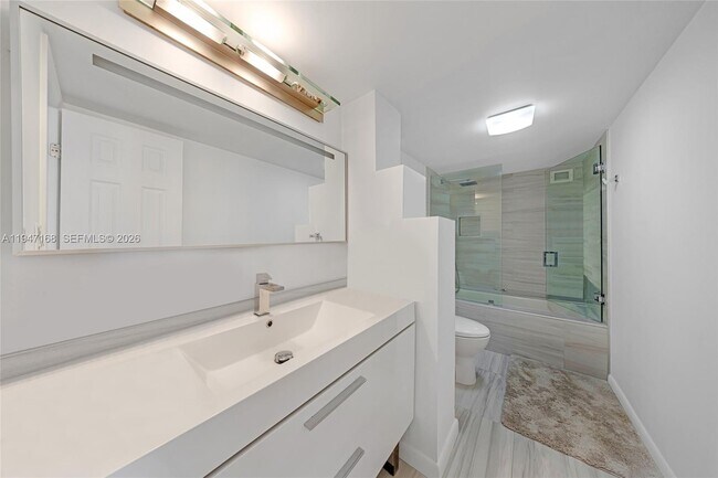 Building Photo - 600 Parkview Dr