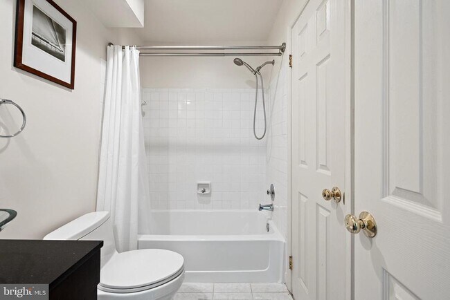 Building Photo - 7713 Lafayette Forest Dr