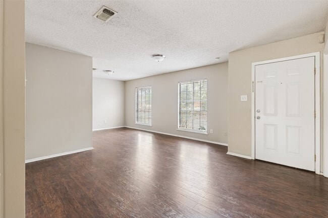 Building Photo - 324 Olive St