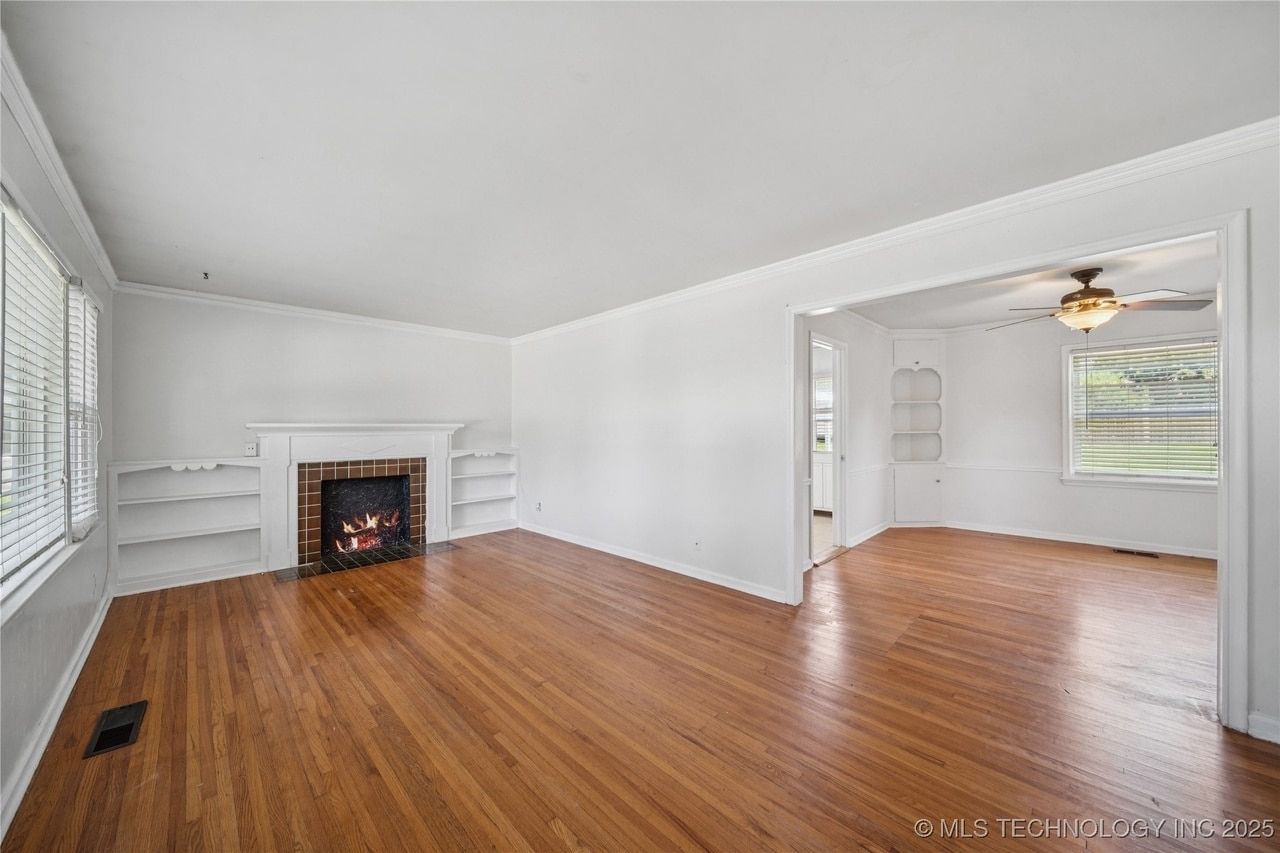 Building Photo - 4903 E 25th St