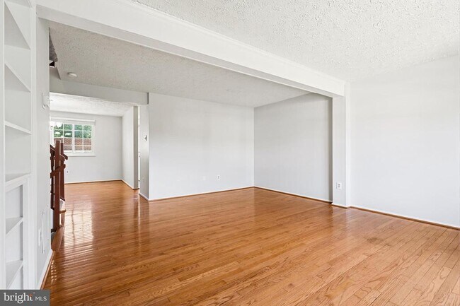 Building Photo - 4600 Brentleigh Ct