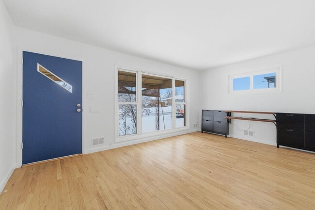 Building Photo - Spacious 5-Bedroom Home with Modern Updates and Natural Light