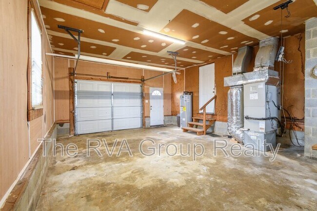 Building Photo - 1601 Lancashire Dr