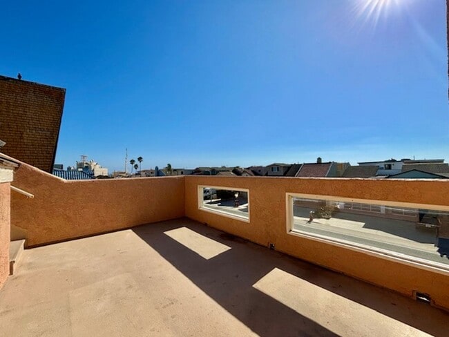 Building Photo - 316 Ocean Dr