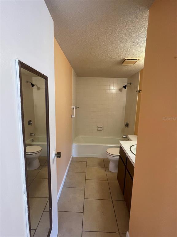 Building Photo - 549 Fairways Dr