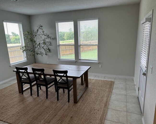 Building Photo - 16700 Fresno Cove
