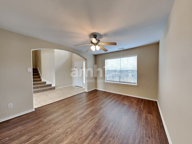 Building Photo - 24203 Silversmith Ln