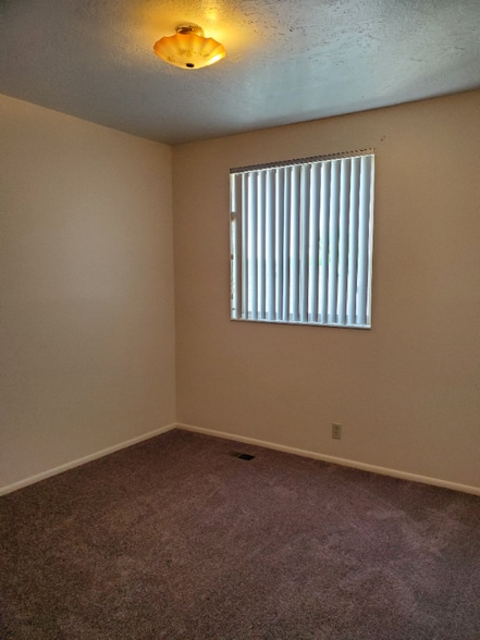 Building Photo - 1177 N 900 E