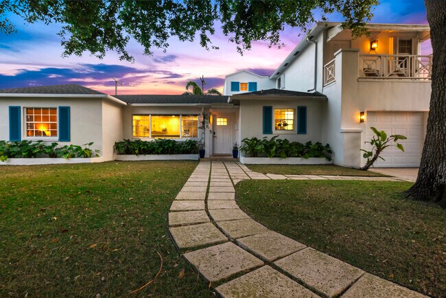 Building Photo - 240 Santa Lucia Dr
