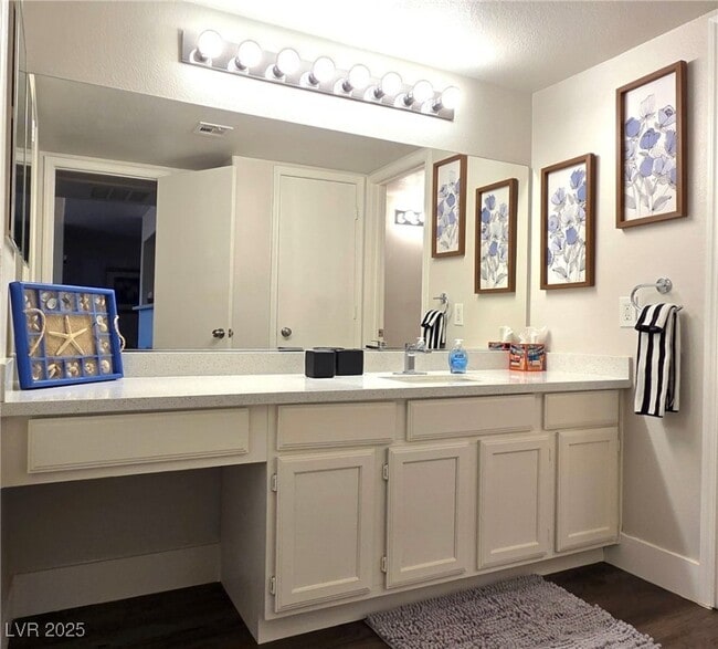 Building Photo - 7255 W Sunset Rd