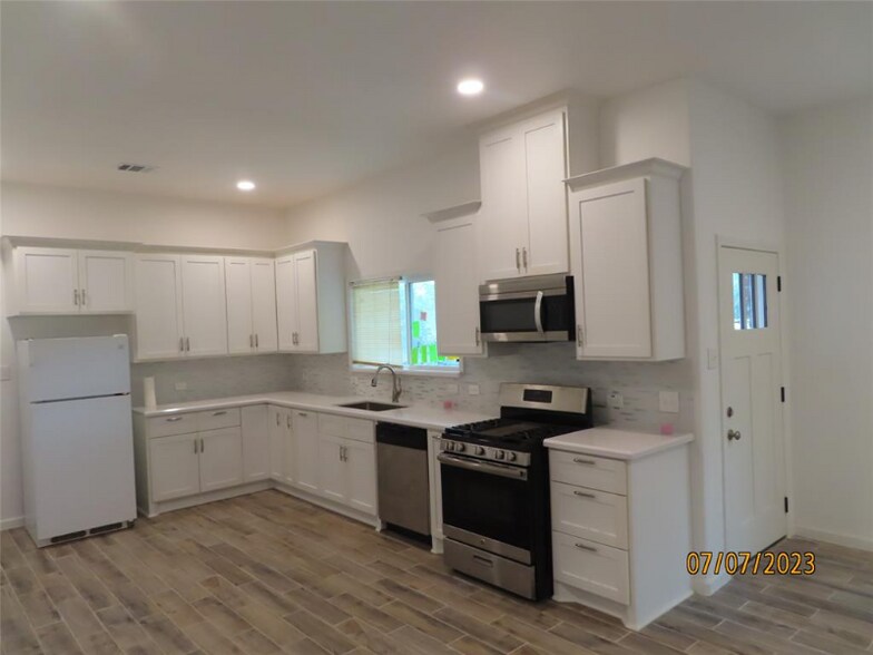 Building Photo - 403 High Ridge St