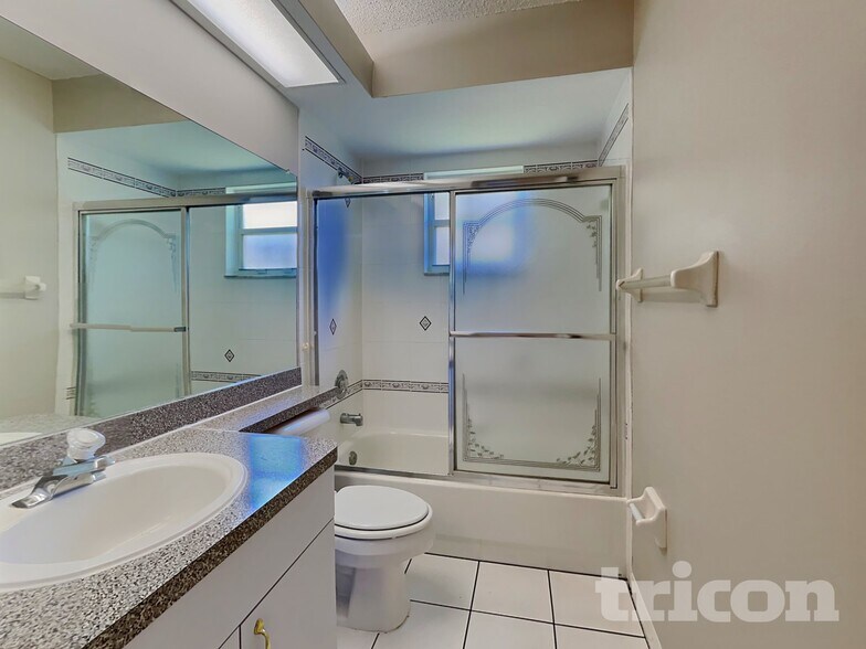 Building Photo - 7419 Valley Ct