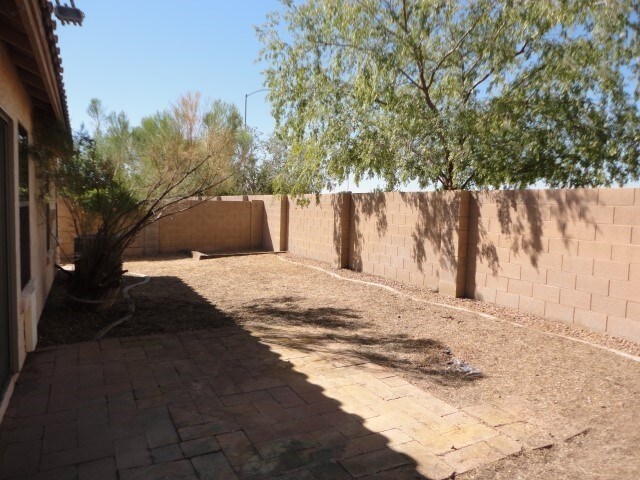 Building Photo - 1030 S Clancy Circle