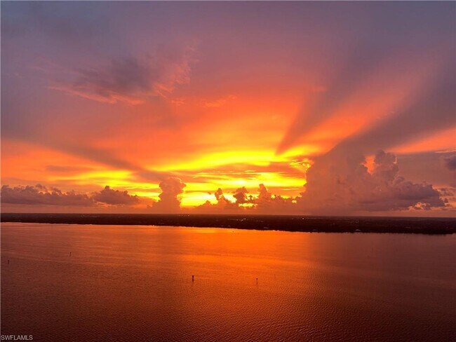 Building Photo - 2104 W First St