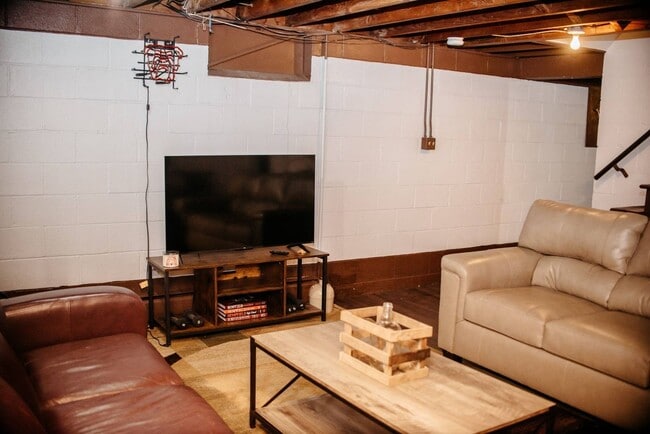 Building Photo - 130 N Grant St