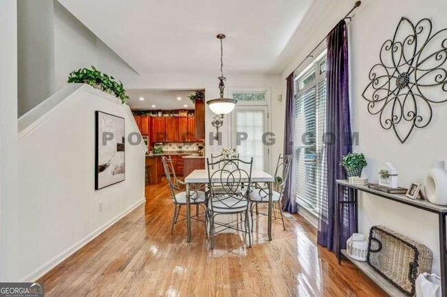 Building Photo - 3210 Kittiwake Cir