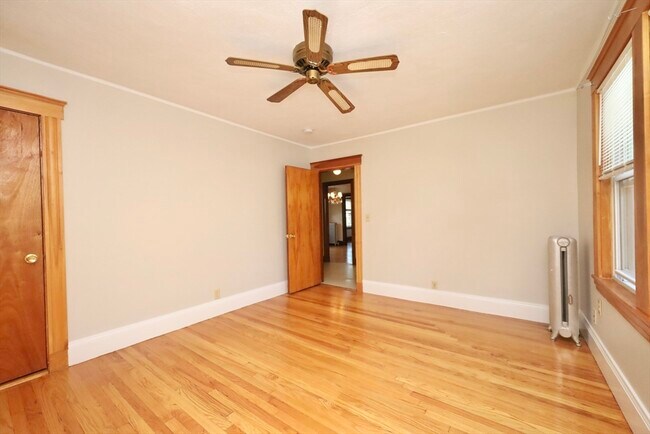 Building Photo - 360 Walden St