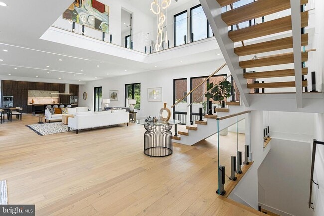 Building Photo - 1733 Chain Bridge Rd