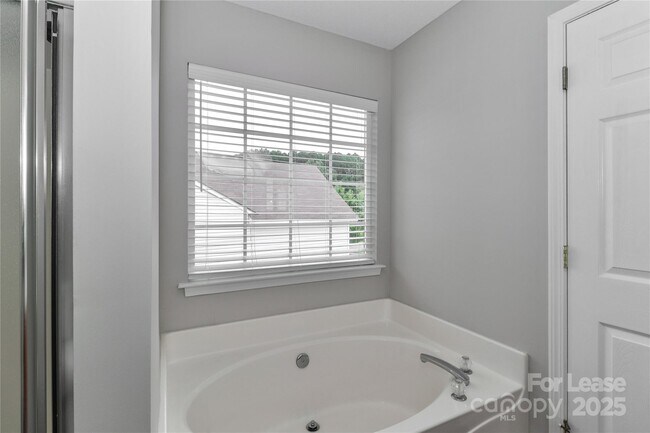 Building Photo - 109 Pleasant Grove Ln