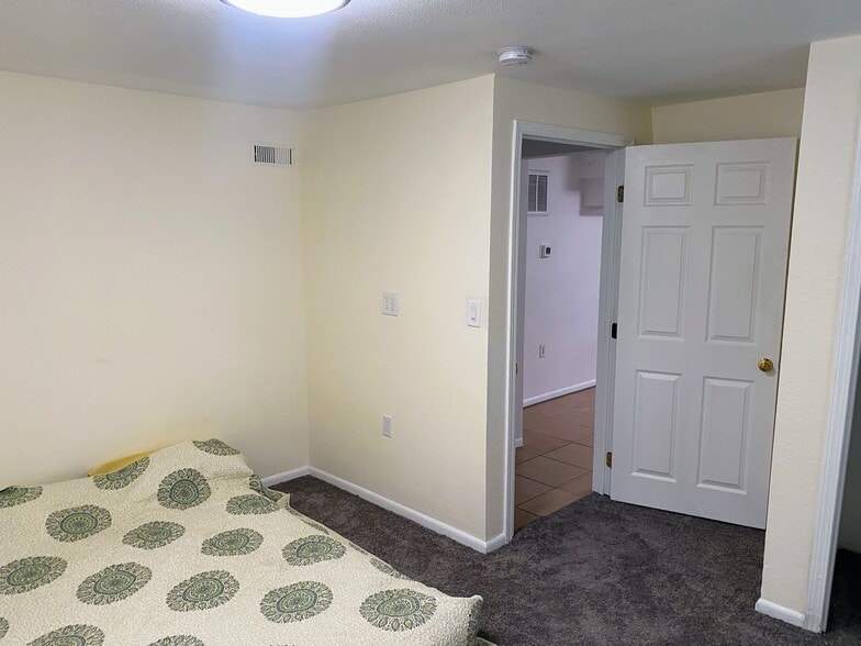 Room #2 - 1374 S Benton St