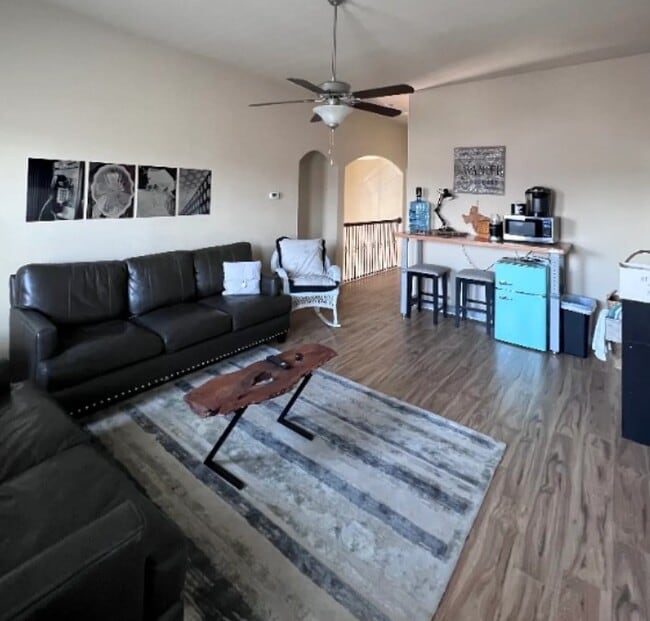 Building Photo - 820 Osage Dr