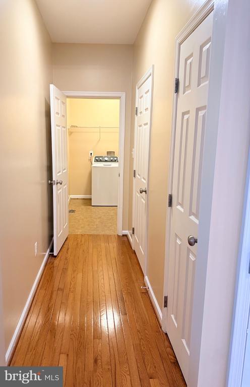 Building Photo - 9330 Birch Cliff Drive