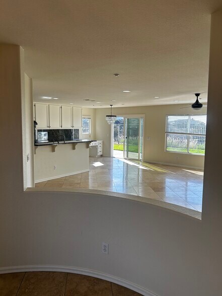 Building Photo - 2544 Fresh Waters Ct